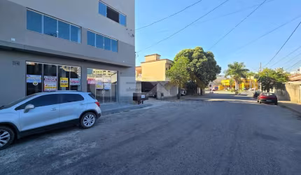 Loja à venda no bairro Bom Pastor, com cozinha e pé direito alto
