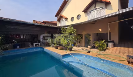 Casa à venda no bairro São Judas Tadeu, com 4 quartos sendo 1 suíte, área gourme