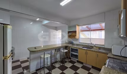 Apartamento de área privativa de porteira fechada no Sidil