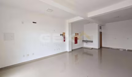 Loja de 47m² com cozinha e banheiro no bairro liberdade