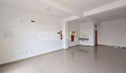 Loja de 47m² com cozinha e banheiro no bairro liberdade