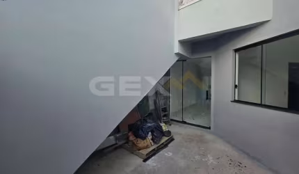 Sobrado térreo no bairro Dona Rosa, 2 quartos e cozinha americana.