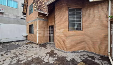 Casa à venda de 2 pavimentos no bairro Esplanada