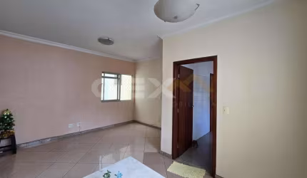 Apartamento à venda com 3 quartos, sendo 1 suíte, e 1 vaga no Centro