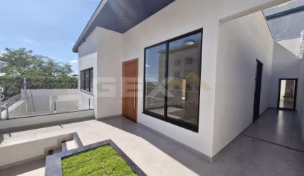 Casa à venda no bairro São José com 3 quartos sendo 1 suíte com closet.