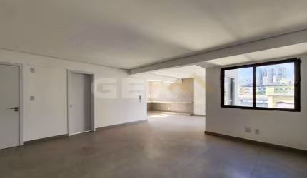 Apartamento à venda no Centro, 3 quartos sendo 1 suíte e 2 semi-suíte.