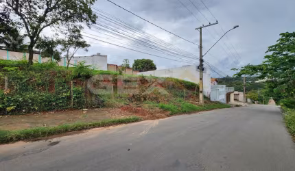 Lote à venda no bairro Floresta com 220 m².