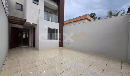 Casa duplex à venda no bairro Santa Tereza, 3 quartos sendo 1 suíte com closet e