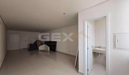 Sala comercial à venda no Centro, com portaria 24h.