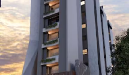 Apartamento à venda no Centro, 03 suítes sendo 1 com closet e varanda, 02 vagas.
