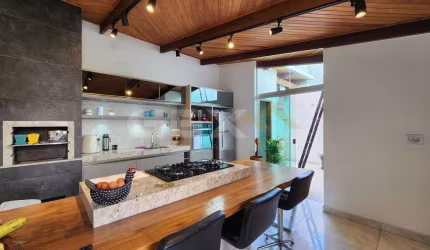 Casa à venda no bairro Manoel Valinhas, 3 quartos, 1 suíte e cozinha gourmet.