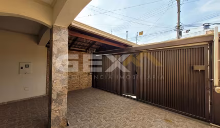Casa  com três pavimentos no Bairro São José
