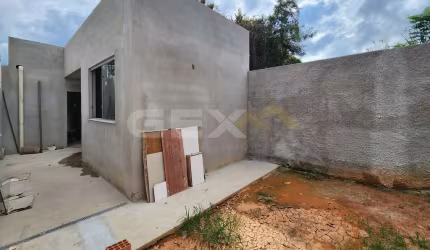 Casa à venda no bairro Nova Fortaleza, 2 quartos e 3 vagas.