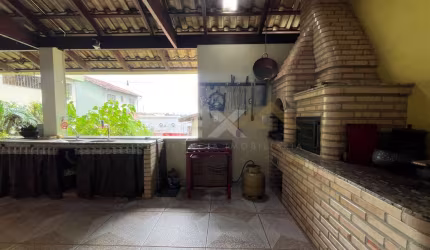 Casa à venda no bairro Bom Pastor, 4 quartos, 1 suíte e 4 vagas