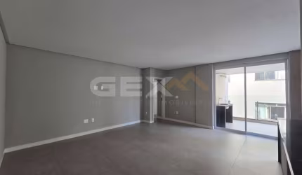 Apartamento à venda no Centro, 3 quartos, 2 suítes e 3 vagas.
