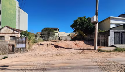 Lote à venda no bairro Porto Velho com 308,45 m².