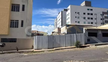 Cobertura duplex à venda no bairro Bom Pasto, 3 quartos, 1 suíte com sacada e 2