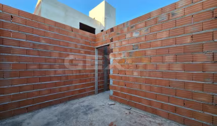 Casa à venda no São Roque, 3 quartos, 1 suíte e 2 vagas.