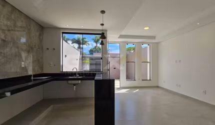 Casa à venda no bairro Santa Tereza, 3 quartos, 1 suíte e 2 vagas.