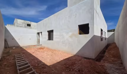 Casa à venda no bairro Altaville, 3 quartos, 1 suíte e 3 vagas.