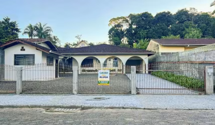 CASA no ATIRADORES com 3 quartos para LOCAÇÃO, 217 m²