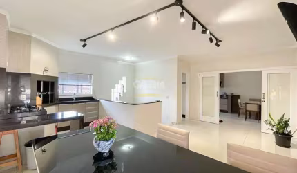 CASA no SAGUAÇÚ com 3 quartos para VENDA, 398 m²