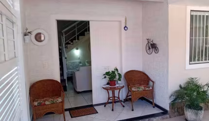 Ótima casa reformada de 4 quartos em pequeno condomínio em Maria Paula