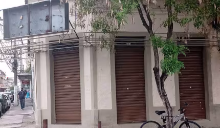 Vendo loja na Rua Visconde de Sepetiba numero 90 no Centro de Niterói.