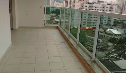 Excelente apartamento no Condomínio Grand Valley na Rua Dr Paulo Cesar 137 em Icaraí.
