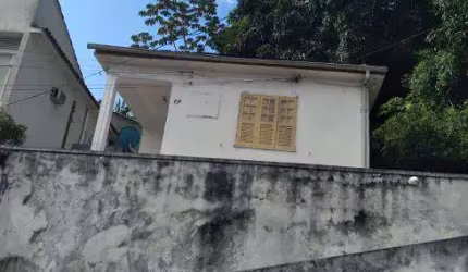 Casa de 2 quartos sala , cozinha , banheiro em Santa Rosa.