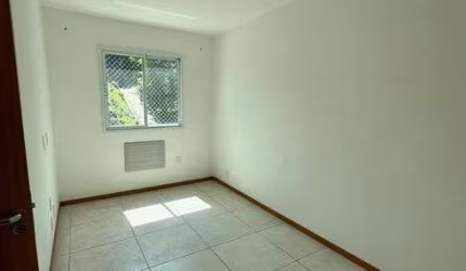 Vendo Excelente Apartamento no Condomínio Jardim Pendotiba no Rio do Ouro.