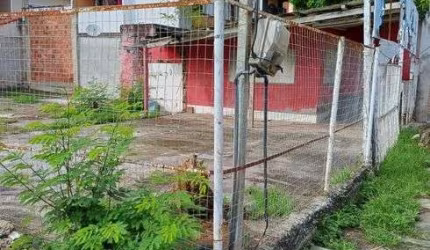 Vendo terreno de esquina plano com 200 m no Porto Novo
