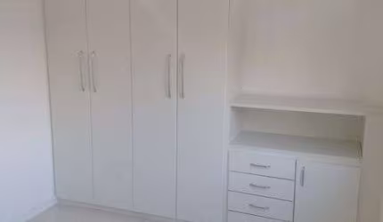 Excelente apartamento na Leonel Magalhaes 80 em Charitas.