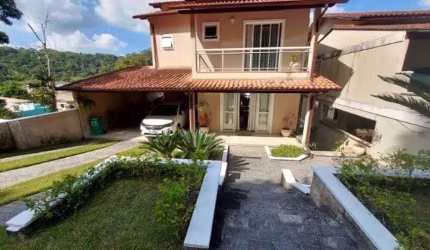VENDA - Linda casa 03 quartos com suíte dentro de Condomínio Fechado