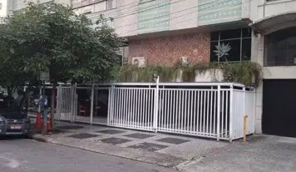 Ótimo Apartamento na Quadra da Praia de Icarai.