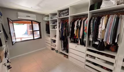 Casa Linear em excelente condomínio em Pendotiba.