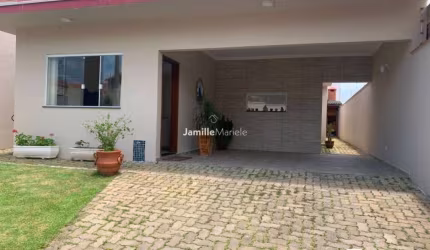 Casa para Venda em Peruíbe, Bairro São José (lado praia), 3 dormitórios, 2 suítes, 1 banheiro, 3 vagas