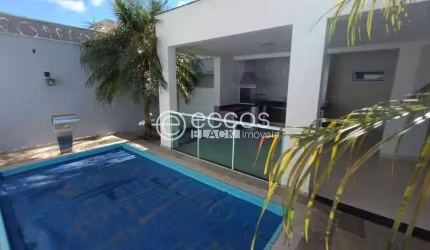 Casa para aluguel, 4 quartos, 3 suítes, 6 vagas, Jardim Karaíba - Uberlândia/MG