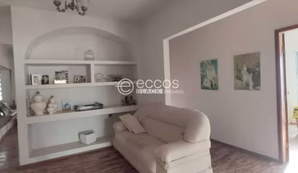 Casa para aluguel, 3 quartos, 1 suíte, 3 vagas, Nossa Senhora Aparecida - Uberlândia/MG