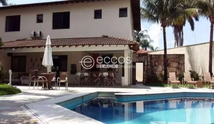 Casa para aluguel, 4 quartos, 4 suítes, 6 vagas, Morada da Colina - Uberlândia/MG