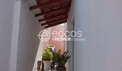 Casa à venda, 3 quartos, 1 suíte, 2 vagas, Shopping Park - Uberlândia/MG