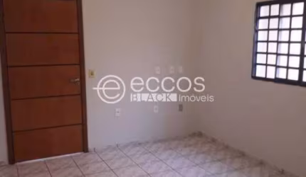 Casa à venda, 3 quartos, 2 vagas, Granada - Uberlândia/MG