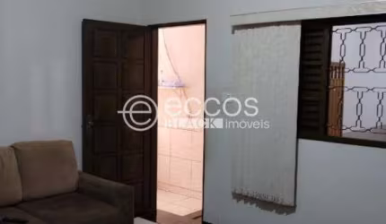 Casa à venda, 3 quartos, 2 suítes, 2 vagas, Dona Zulmira - Uberlândia/MG