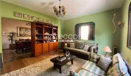 Casa à venda, 3 quartos, 1 suíte, 5 vagas, Tibery - Uberlândia/MG