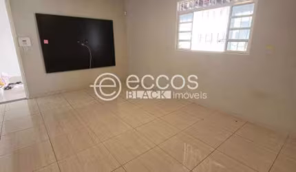 Casa à venda, 5 quartos, 2 suítes, 5 vagas, Santa Mônica - Uberlândia/MG