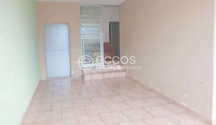 Casa à venda, 3 quartos, 1 suíte, Osvaldo Rezende - Uberlândia/MG