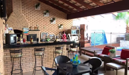 Casa à venda, 4 quartos, 1 suíte, 2 vagas, Jardim Europa - Uberlândia/MG