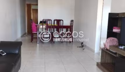 Apartamento à venda, 2 quartos, 1 suíte, 1 vaga, Martins - Uberlândia/MG