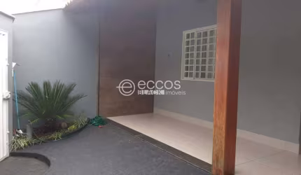 Casa à venda, 3 quartos, 1 suíte, 2 vagas, Jardim Patrícia - Uberlândia/MG
