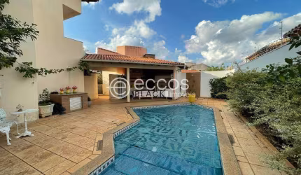 Casa à venda, 4 quartos, 4 suítes, 4 vagas, Morada da Colina - Uberlândia/MG